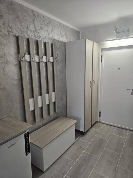 Chic Galati Apartment: Urban Escape Εξωτερικό φωτογραφία